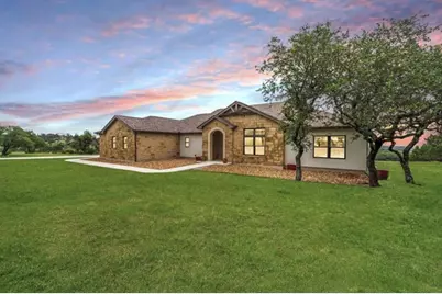 328 E Distant View Dr, Fredericksburg, TX 78624 - Photo 2