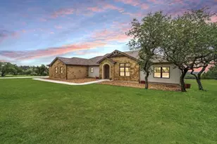 328 E Distant View Dr, Fredericksburg, TX 78624 - Photo 2