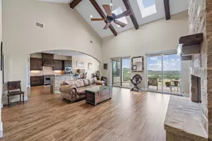 328 E Distant View Dr, Fredericksburg, TX 78624 - Photo 6