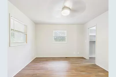 1018 Avenue B, Fredericksburg, TX 78624 - Photo 16