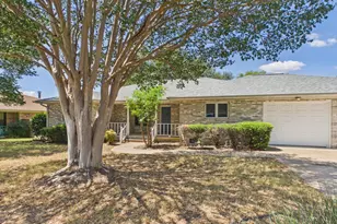 1018 Ave B, Fredericksburg, TX 78624 - Photo 2