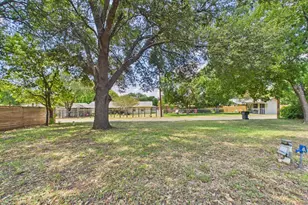 1018 Ave B, Fredericksburg, TX 78624 - Photo 22