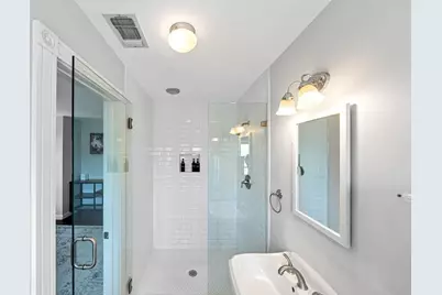 204 N Acorn St, Fredericksburg, TX 78624 - Photo 22