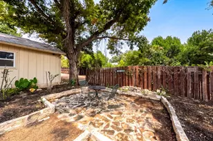 204 N Acorn St, Fredericksburg, TX 78624 - Photo 60