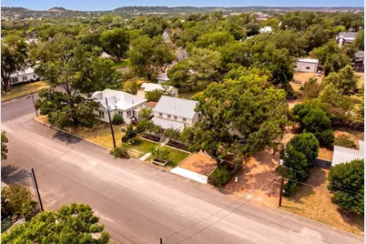 204 N Acorn St, Fredericksburg, TX 78624 - Photo 68