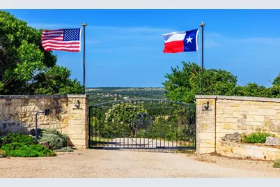 238 Scenic Vista Dr, Fredericksburg, TX 78624 - Photo 2
