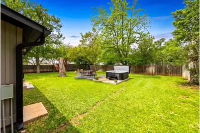 904 N Orange St, Fredericksburg, TX 78624 - Photo 30