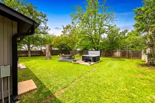 904 N Orange St, Fredericksburg, TX 78624 - Photo 30