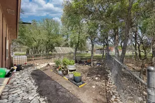 222 Spanish Oak Trail, Harper, TX 78631 - Photo 36