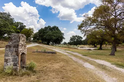 190 Enchanted Valley Dr, Kerrville, TX 78028 - Photo 30
