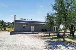 785 Legacy Oaks Dr, Harper, TX 78631 - Photo 6