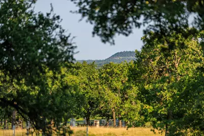 279 Achtzehn Rd, Fredericksburg, TX 78624 - Photo 108