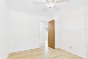 607 S Columbus, Fredericksburg, TX 78624 - Photo 10