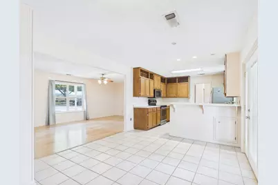 607 S Columbus, Fredericksburg, TX 78624 - Photo 4