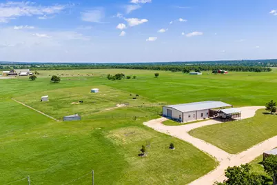 647 Eckert Rd, Fredericksburg, TX 78624 - Photo 4