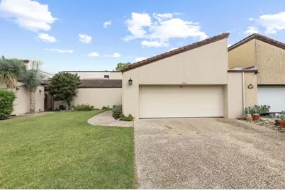 362 Englewood Drive, Kerrville, TX 78028 - Photo 2
