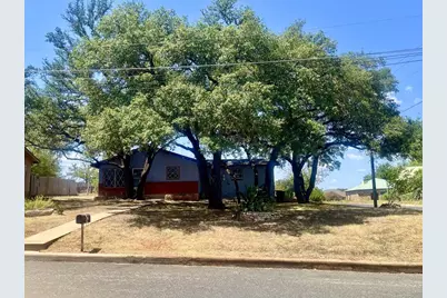700 Ettie St, Fredericksburg, TX 78624 - Photo 2