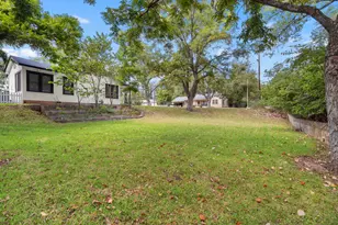 411 W Travis St, Fredericksburg, TX 78624 - Photo 30