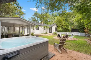 411 W Travis St, Fredericksburg, TX 78624 - Photo 2