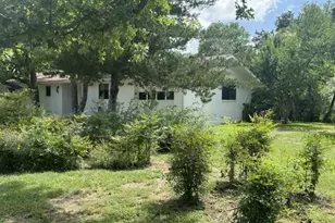 109 Glenwood Dr, Fredericksburg, TX 78624 - Photo 2