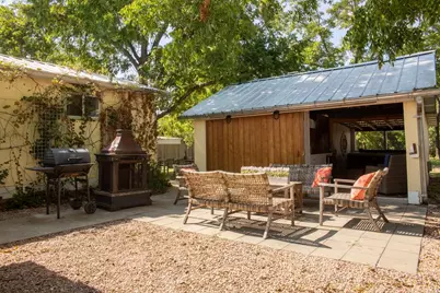 213 Mistletoe St, Fredericksburg, TX 78624 - Photo 14