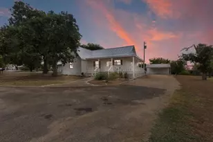 247 Sunday Cir, Fredericksburg, TX 78624 - Photo 2