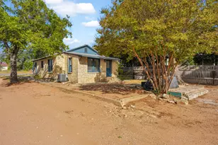 621 S Washington St, Fredericksburg, TX 78624 - Photo 38