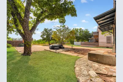 621 S Washington St, Fredericksburg, TX 78624 - Photo 36