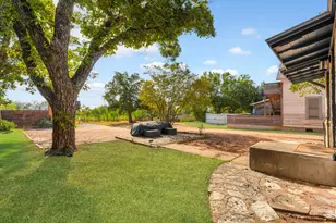 621 S Washington St, Fredericksburg, TX 78624 - Photo 36