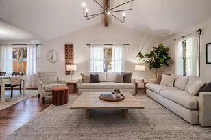 405 Sunset St, Fredericksburg, TX 78624 - Photo 4