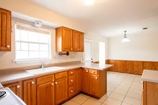703 Dawn Ln, Fredericksburg, TX 78624 - Photo 8