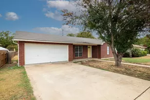 703 Dawn Ln, Fredericksburg, TX 78624 - Photo 2