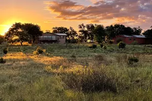 4291 E Gellermann Ln, Fredericksburg, TX 78624 - Photo 2