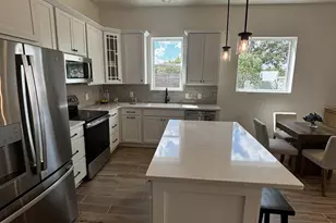 802 S Creek St, Fredericksburg, TX 78624 - Photo 8