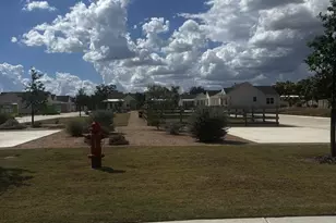 802 S Creek St, Fredericksburg, TX 78624 - Photo 24