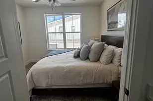 802 S Creek St, Fredericksburg, TX 78624 - Photo 14