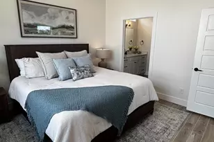 802 S Creek St, Fredericksburg, TX 78624 - Photo 12