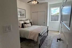 802 S Creek St, Fredericksburg, TX 78624 - Photo 18