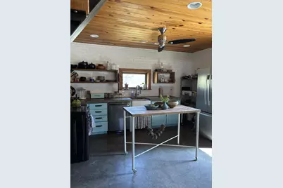 714 W Live Oak St, Fredericksburg, TX 78624 - Photo 14