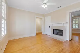 217 W Morse St, Fredericksburg, TX 78624 - Photo 6