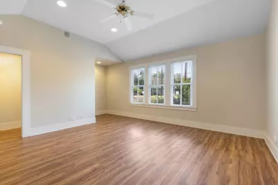 217 W Morse St, Fredericksburg, TX 78624 - Photo 16
