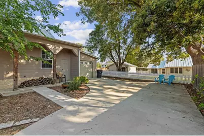 504 W Austin St, Fredericksburg, TX 78624 - Photo 26
