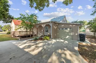 504 W Austin St, Fredericksburg, TX 78624 - Photo 30