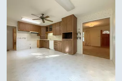 109 W Mulberry St, Fredericksburg, TX 78624 - Photo 12