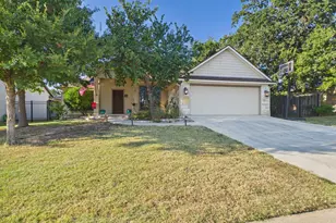 718 Englemann Oak Dr, Fredericksburg, TX 78624 - Photo 1