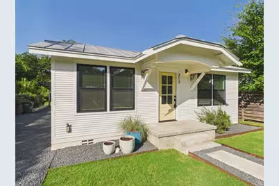 313 Fulton St, Fredericksburg, TX 78624 - Photo 2
