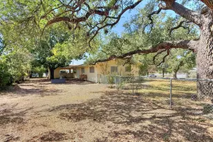 101 E Hale St, Fredericksburg, TX 78624 - Photo 8