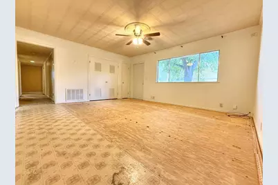 101 E Hale St, Fredericksburg, TX 78624 - Photo 4