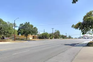 101 E Hale St, Fredericksburg, TX 78624 - Photo 16