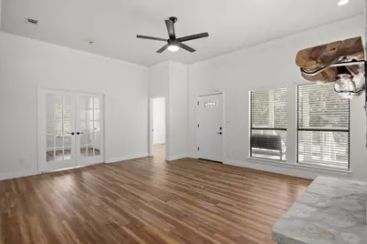 219 Victoria Dr, Kerrville, TX 78028 - Photo 8